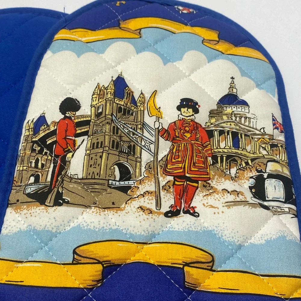 New Double Oven Mitt Blue Excellent With Tags London Landmarks Quilted
